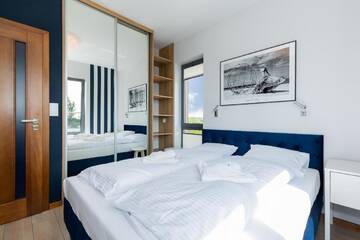 Фото номера Дом с 3 спальнями Комплексы для отдыха с коттеджами/бунгало Holiday House Zefir by Renters г. Колчево 13