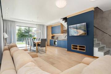 Фото номера Дом с 3 спальнями Комплексы для отдыха с коттеджами/бунгало Holiday House Zefir by Renters г. Колчево 18