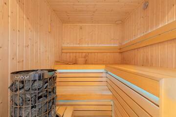 Фото номера Дом для отпуска Комплексы для отдыха с коттеджами/бунгало Holiday House Zefir by Renters г. Колчево 6