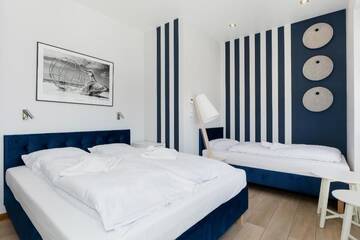 Фото номера Дом с 3 спальнями Комплексы для отдыха с коттеджами/бунгало Holiday House Zefir by Renters г. Колчево 36
